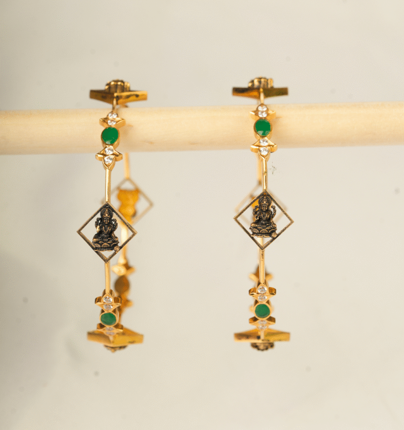 Stone Antique Bangles [ 38.870 Gram ] - 22Kt