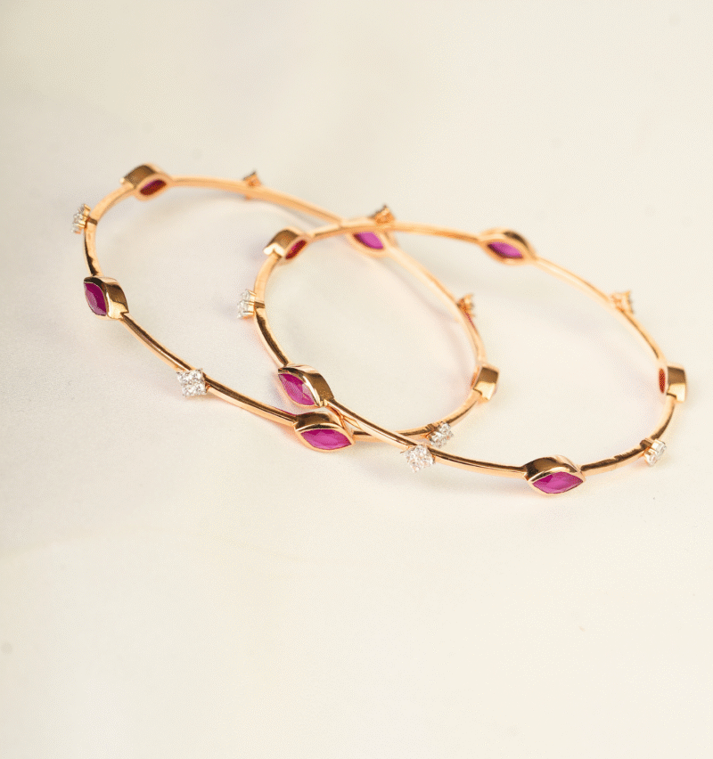 Stone Antique Bangles [ 20.410 Gram ] - 18Kt