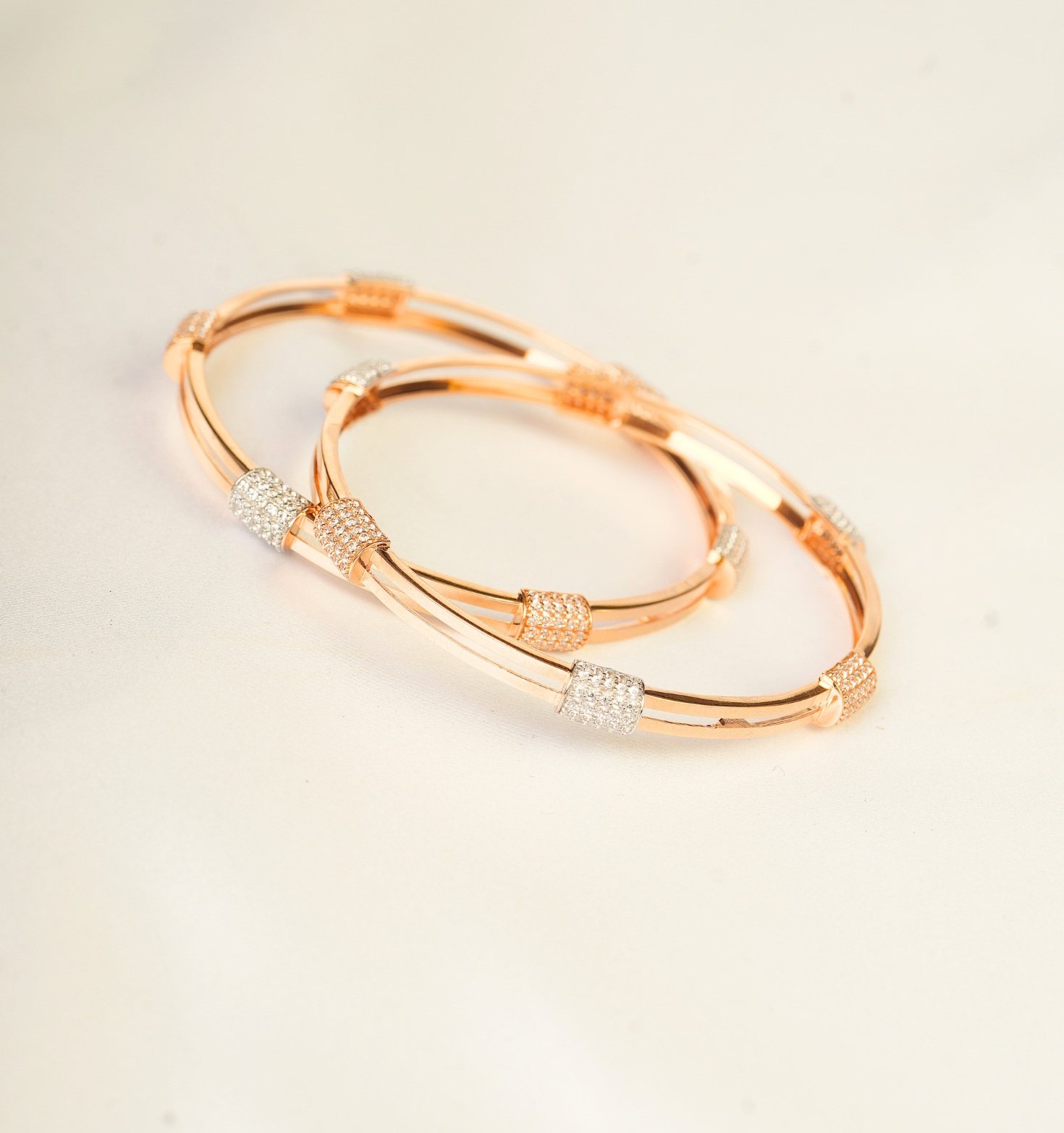 Stone Antique Bangles [ 26.070  Gram ] - 22Kt