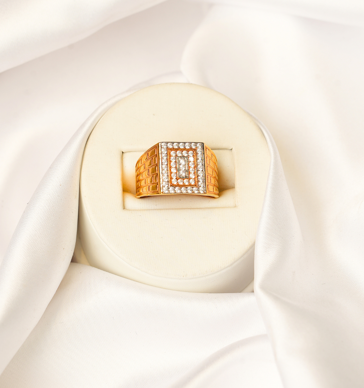 Gents Antique  Stone Ring  [ 6.070 Gram ] - 22Kt