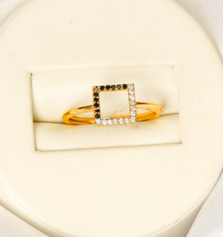 Ladies Stone Ring  [ 1.890  Gram ] - 22Kt