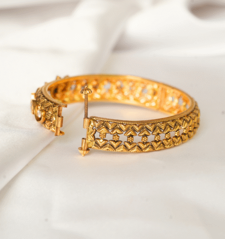 Antique Ladies Kada [ 25.240 Gram ] - 22Kt