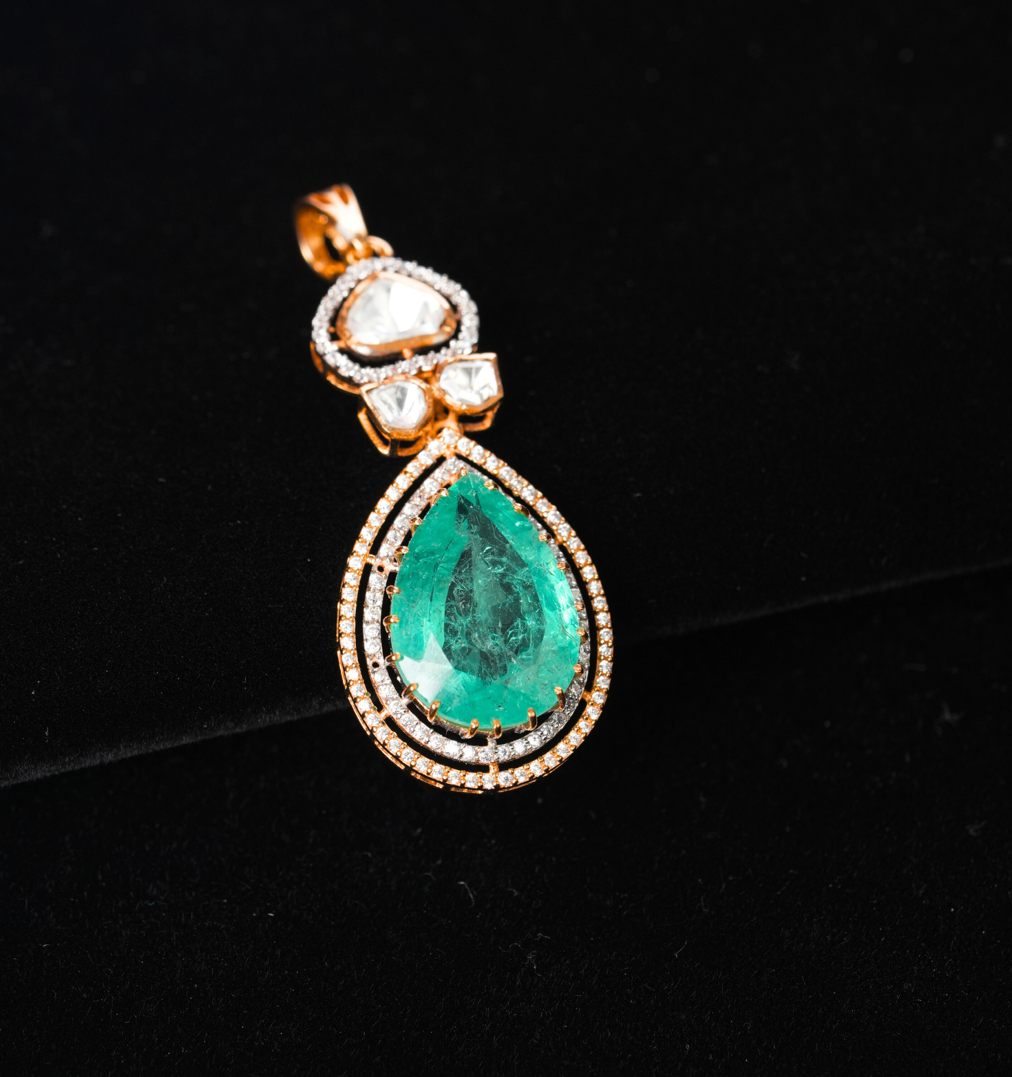 Fancy Pendent [ 5.490Gram ] 18kt