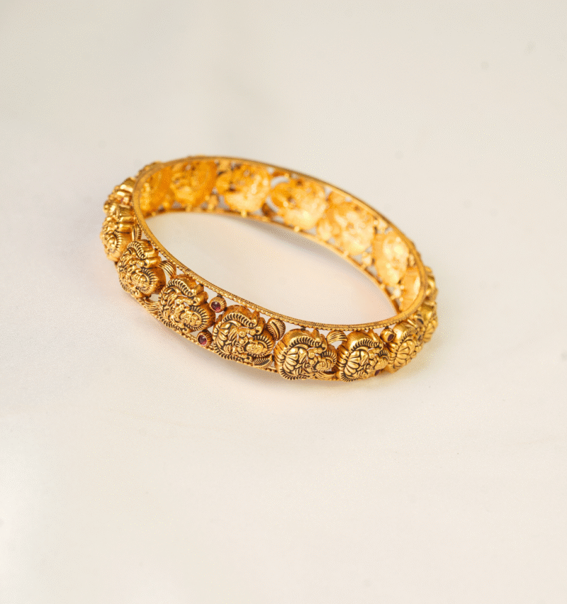 Antique Bangles [ 25.890 Gram ] - 22Kt - Image 3